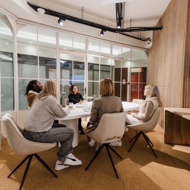 Space-Case-Church-Street-boardroom-01