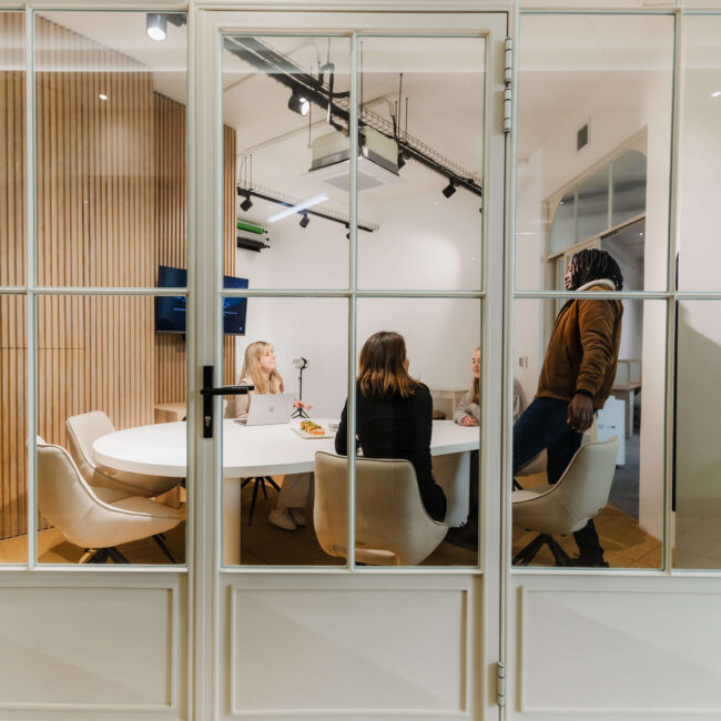Space-Case-Church-Street-boardroom-06