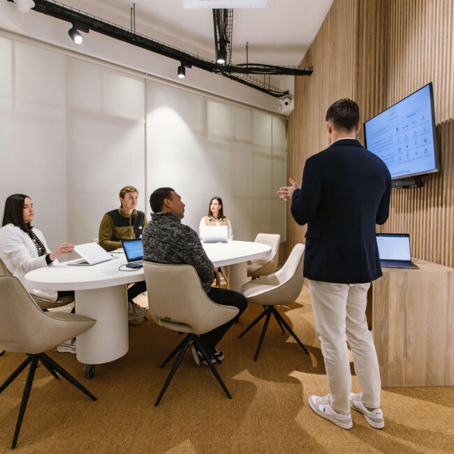 Space-Case-Church-Street-boardroom-07